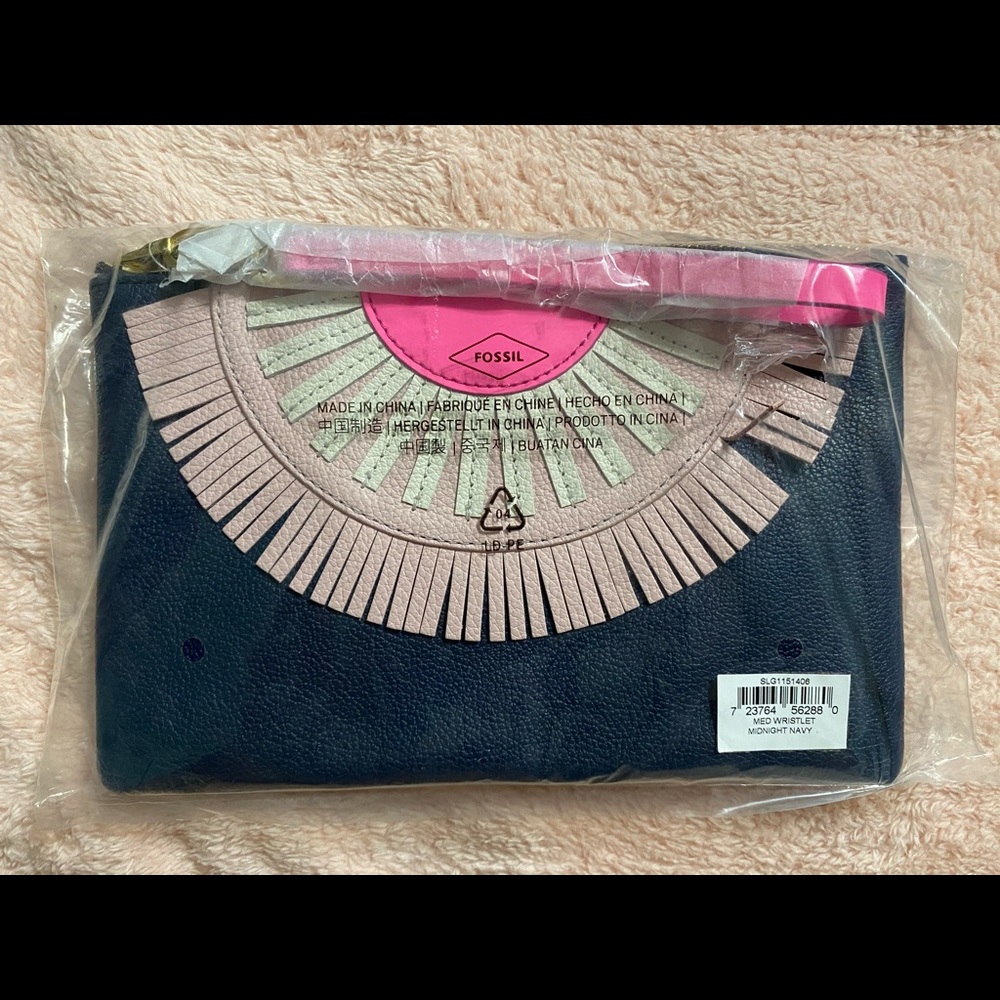 Fossil wristlet